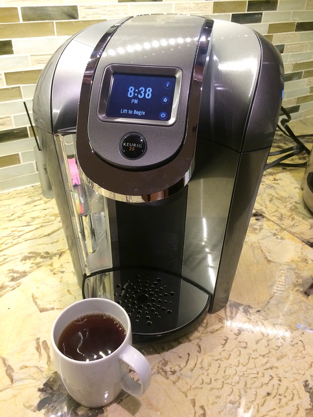 Since it was almost 9 p.m., the first run of the Keurig K575 was a cup of tea for Tammy.